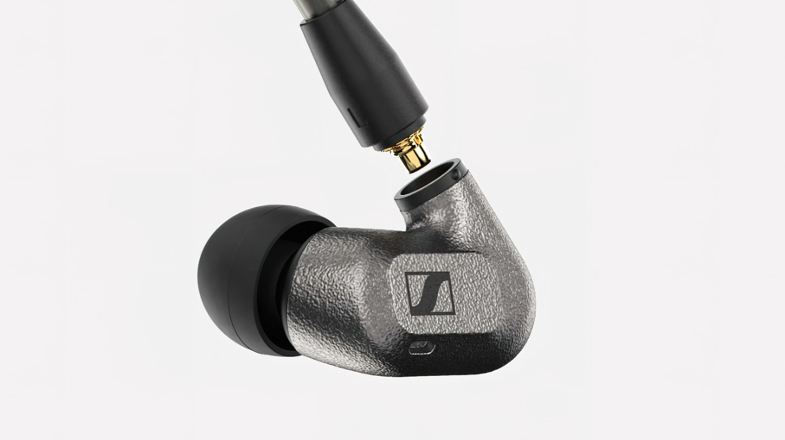 Sennheiser IE 600 cable change LB scaled 1 scaled 1 Sennheiser IE 600 cable change LB scaled 1 scaled 1