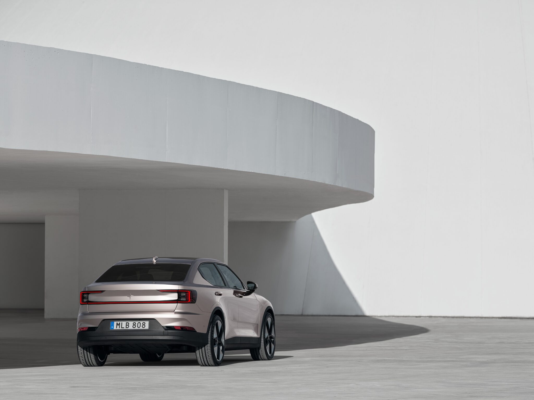651062 20220427 Polestar 2 2048x1536 1 651062 20220427 Polestar 2 2048x1536 1