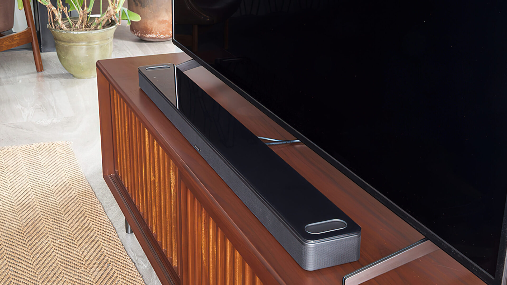 Bose Smart Soundbar 900 lifestyle 3 scaled 1