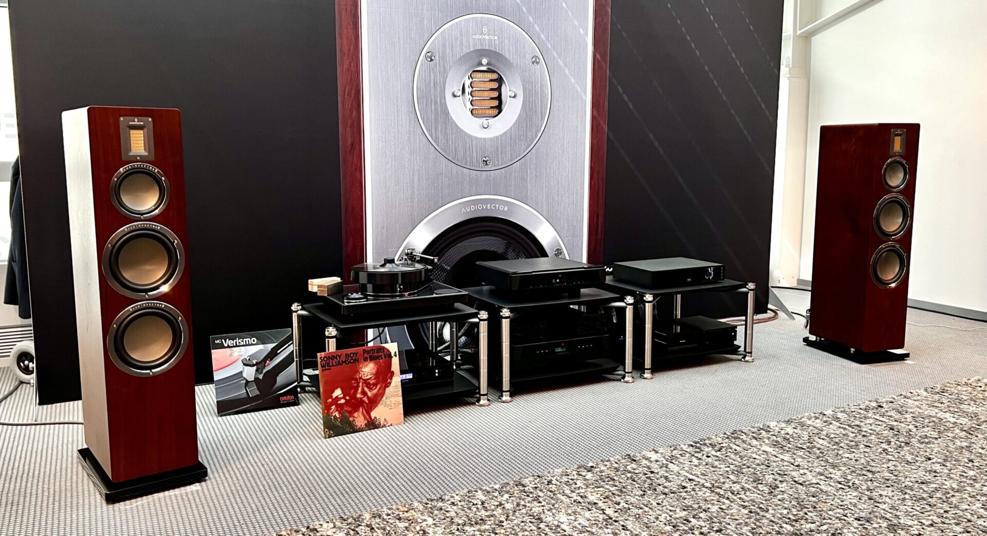 High End 2022: Audiovector QR7