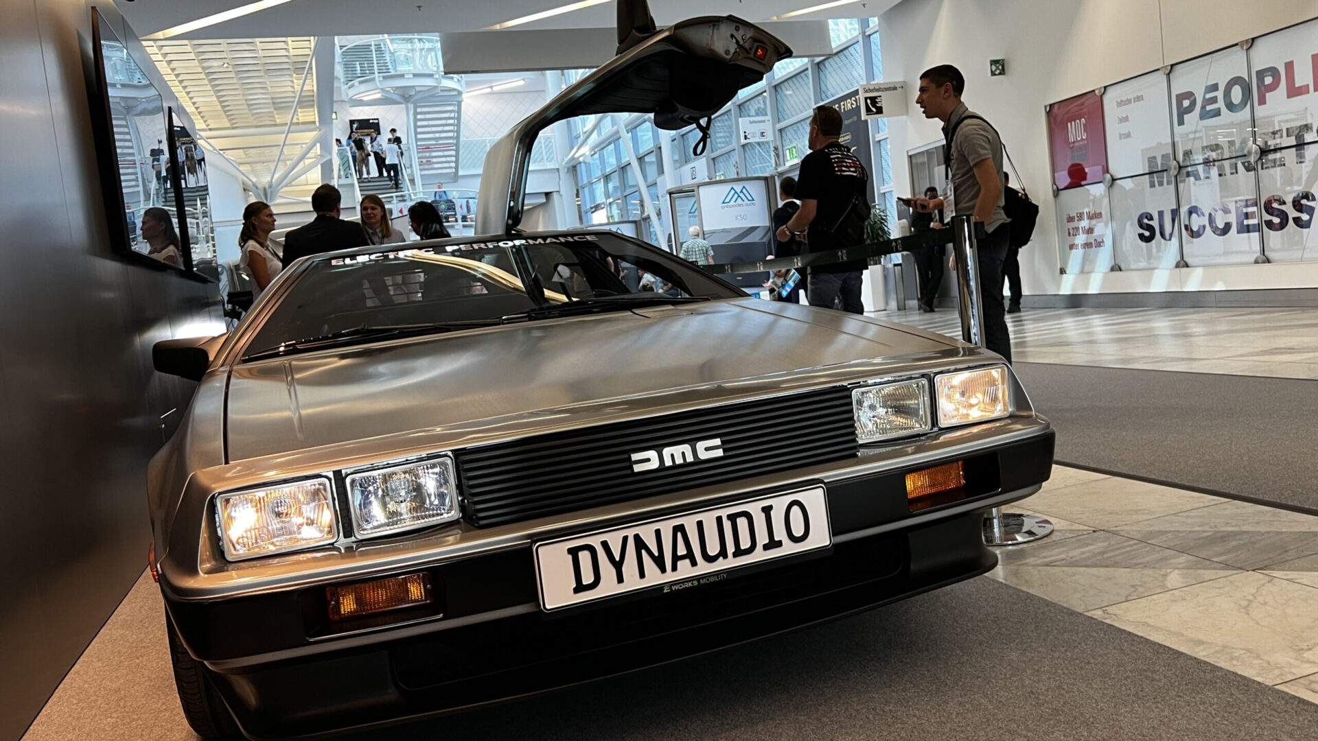 e-Lorean = elektrisk DeLorean