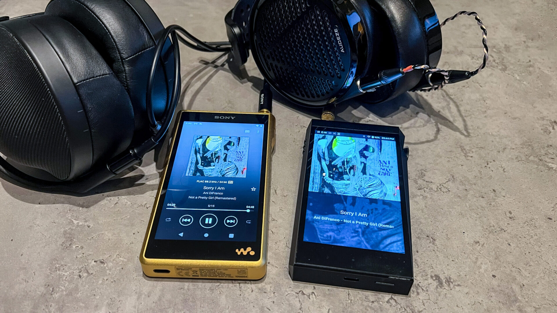 High-end musikafspillere: Sony NW-WM1ZM2 mod Astell&Kern SP2000T