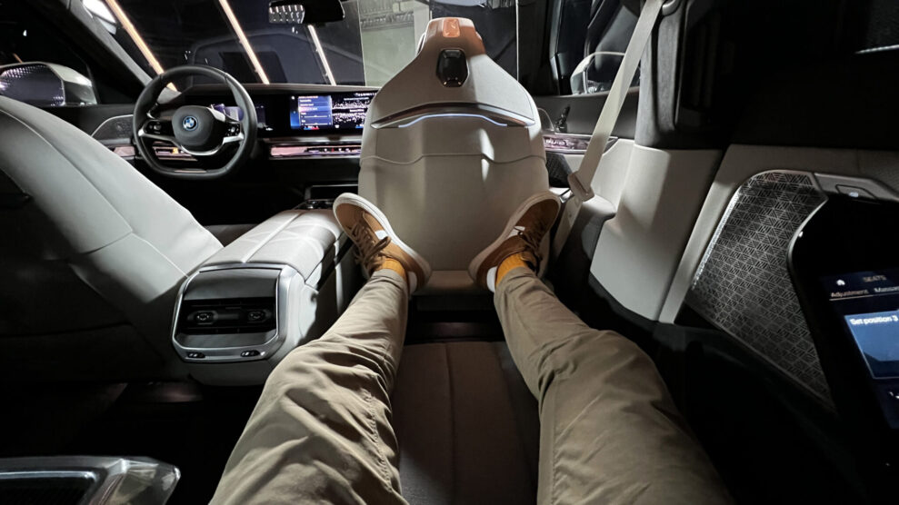 BMW i7 loungesete 2048x1152 1 BMW i7 loungesete 2048x1152 1