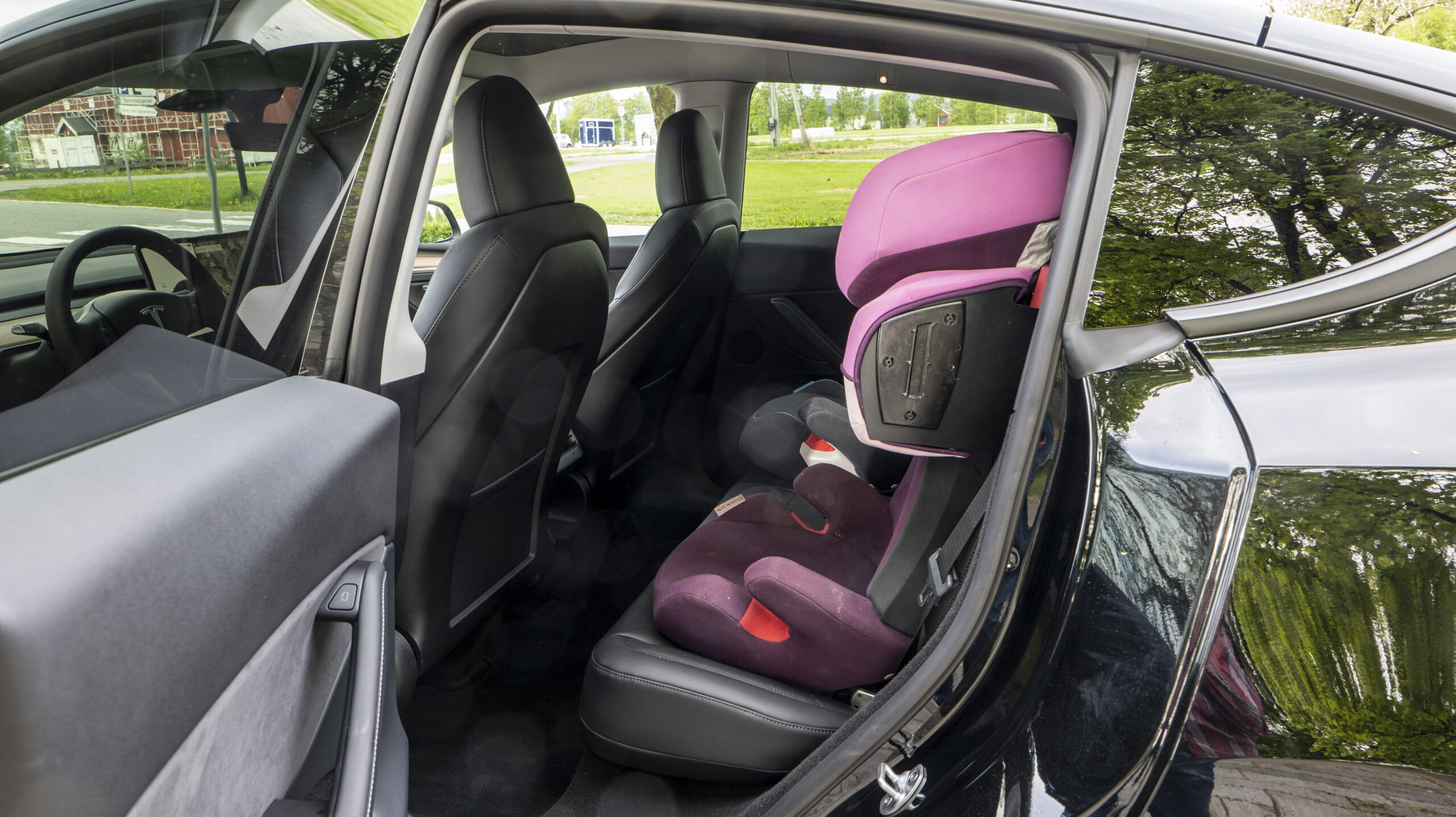 Tesla Model Y Performance child seats