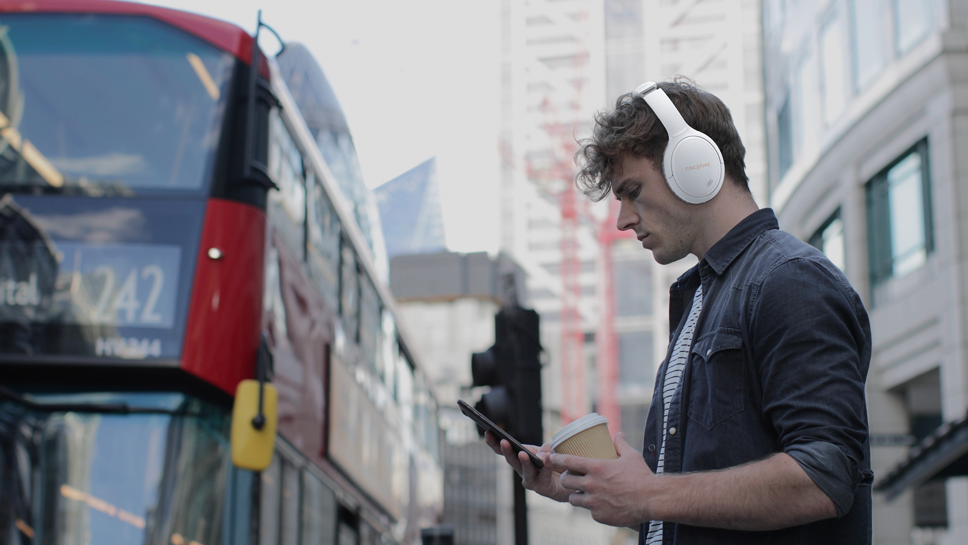 man bus phone