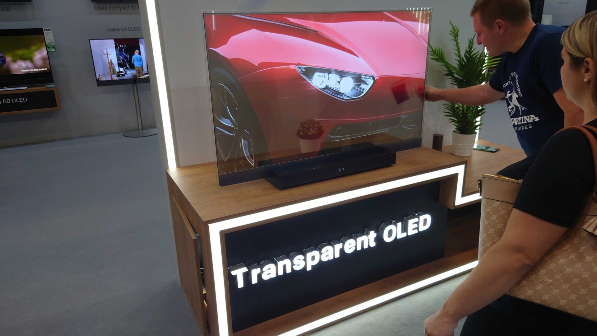 IFA 2022: Gennemsigtigt OLED-TV fra Metz