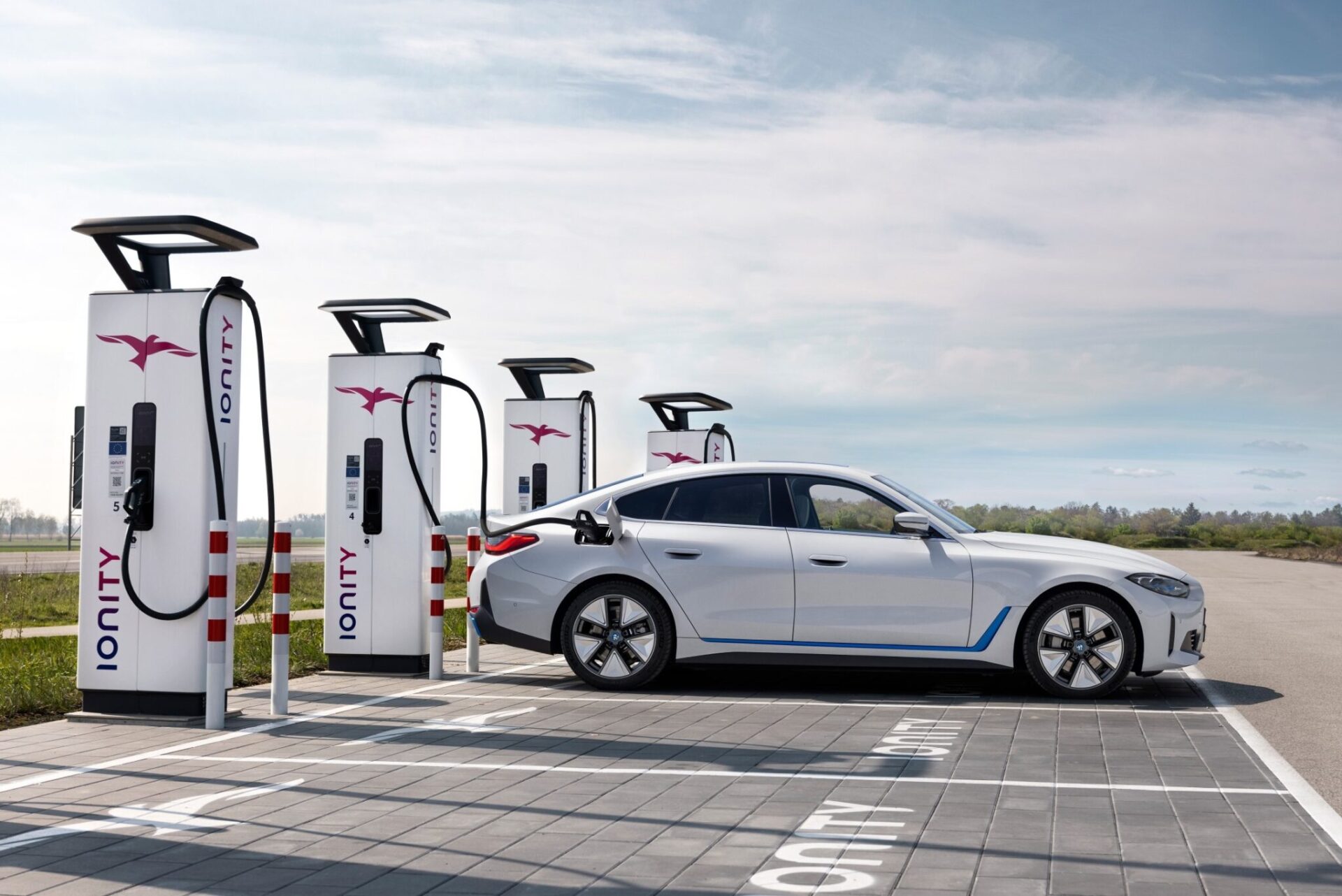 BMW Plug & Charge kommer i 2023