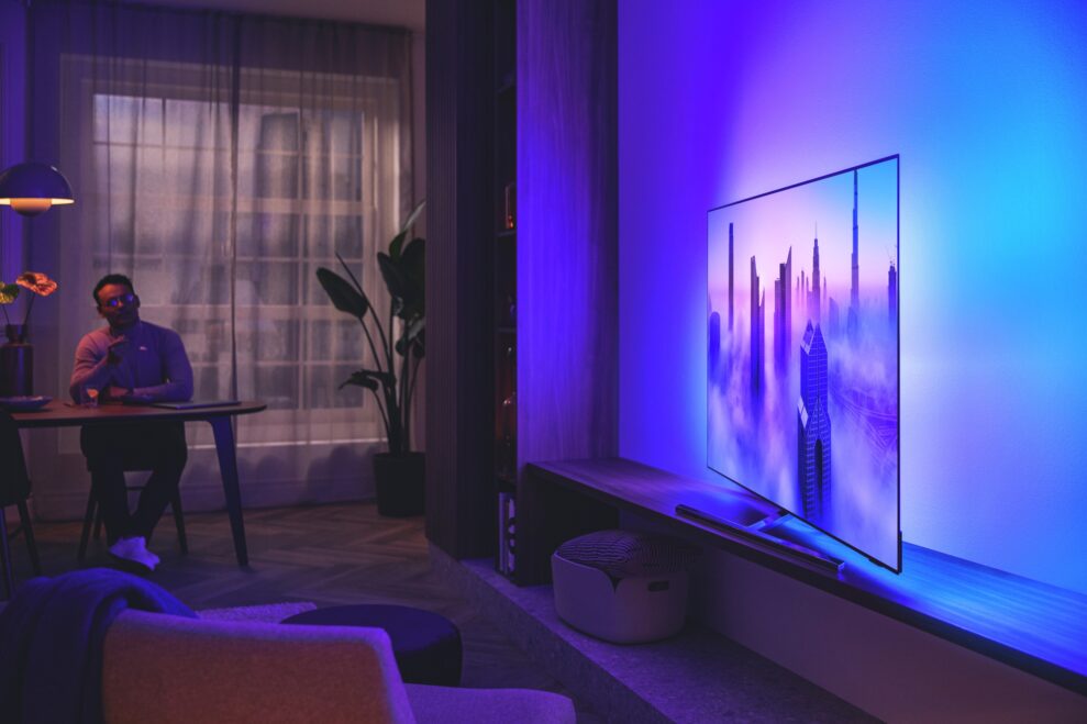 OLED807 OLED837 LIFESTYLE 09 RGB 1