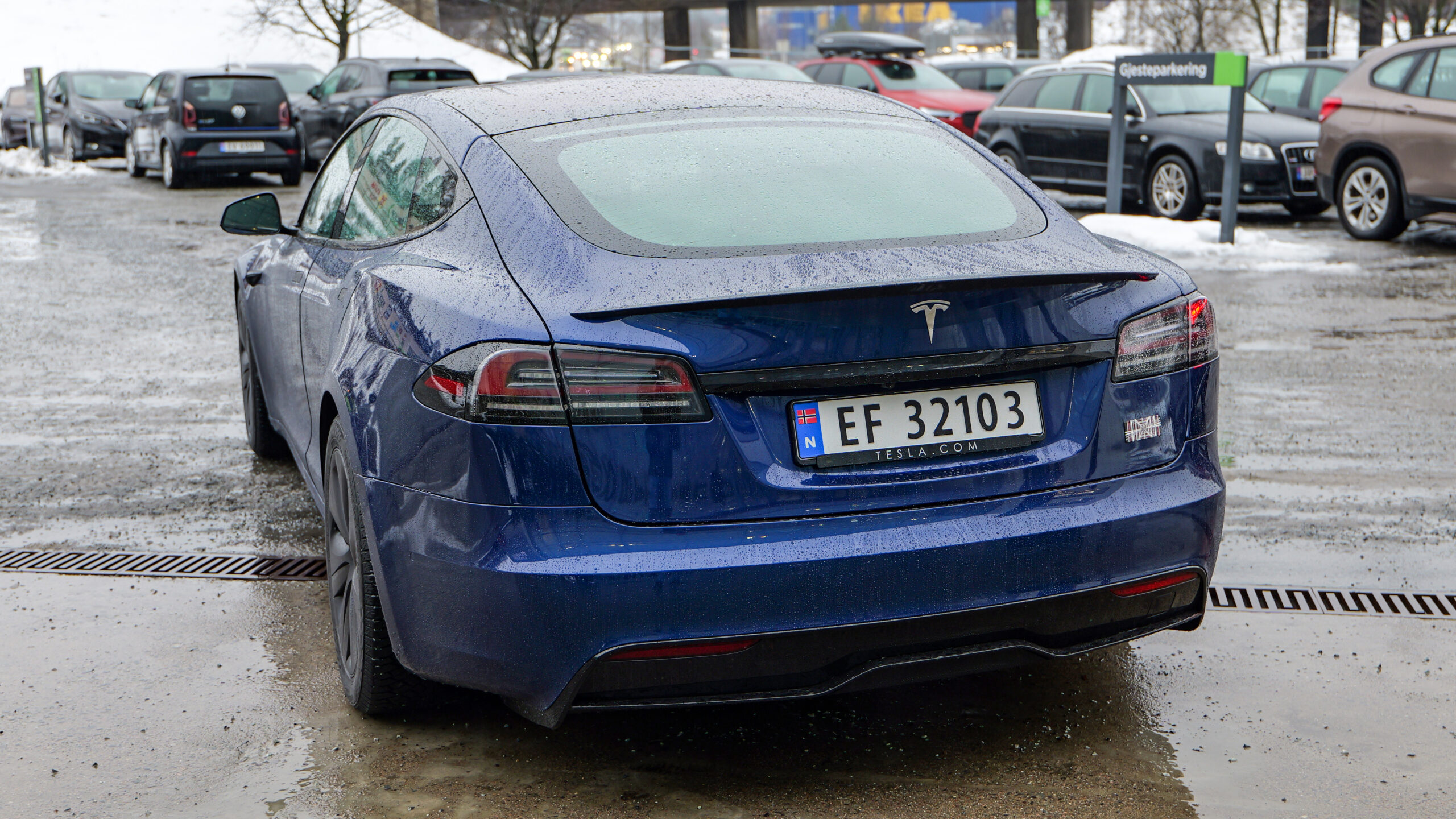 Tesla Model S Plaid 7 Tesla Model S Plaid rear 2