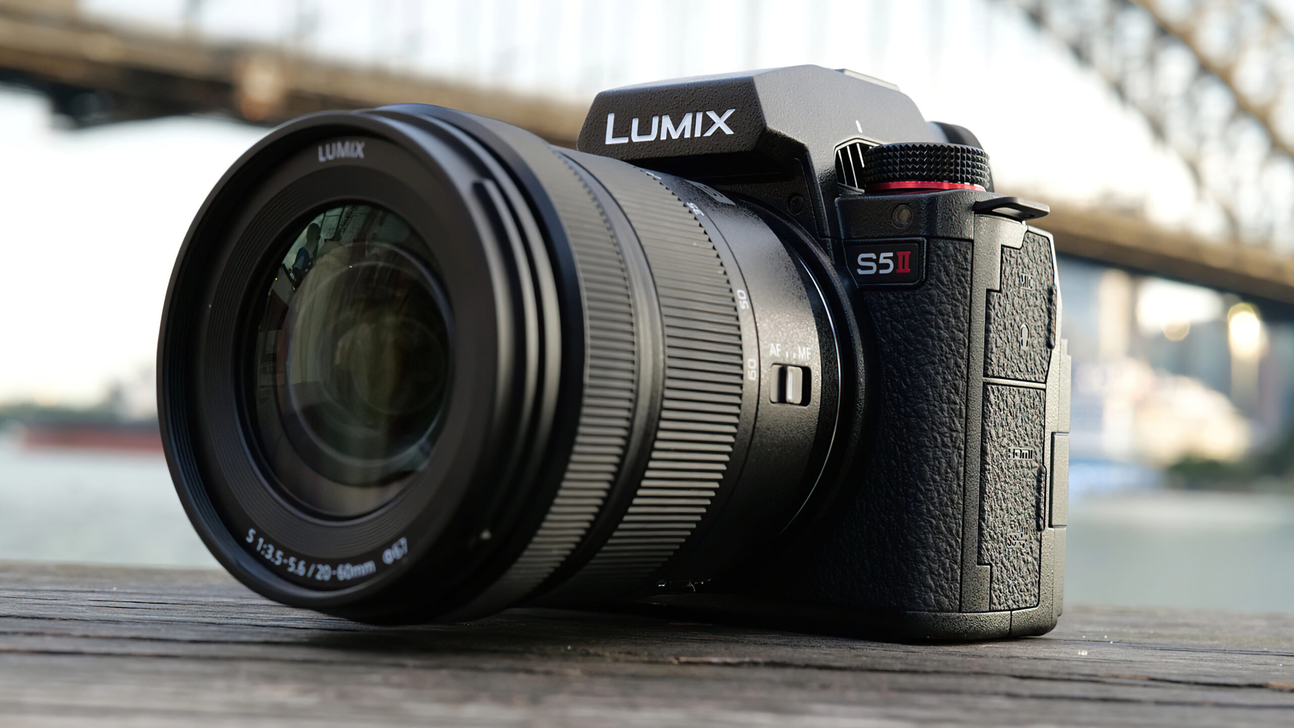 Panasonic Lumix DC-S5II 1 LUMIX_S5II_Lifestyle 2- scaled