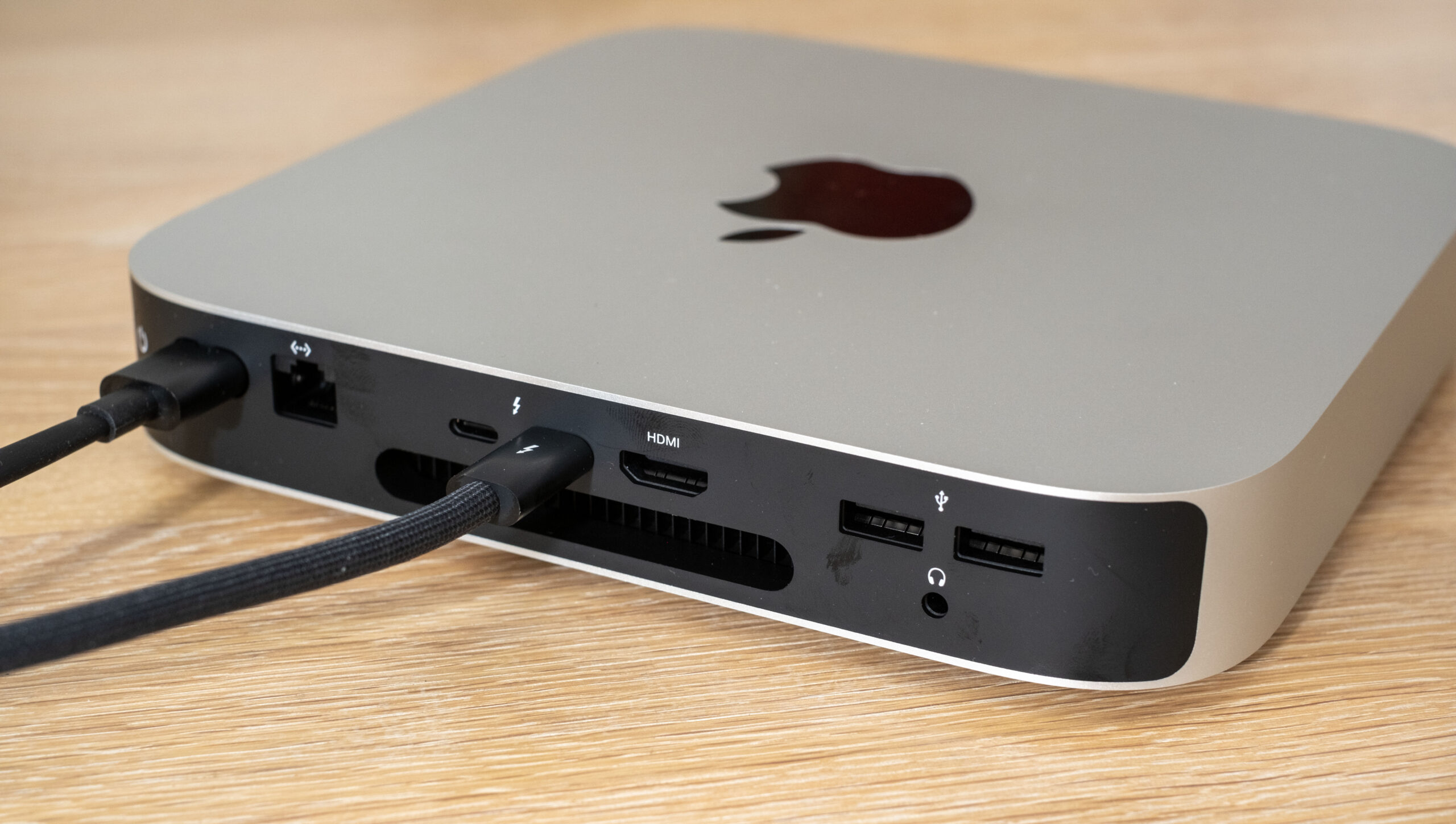 Mac Mini M2 3 Mac Mini M2 bak scaled