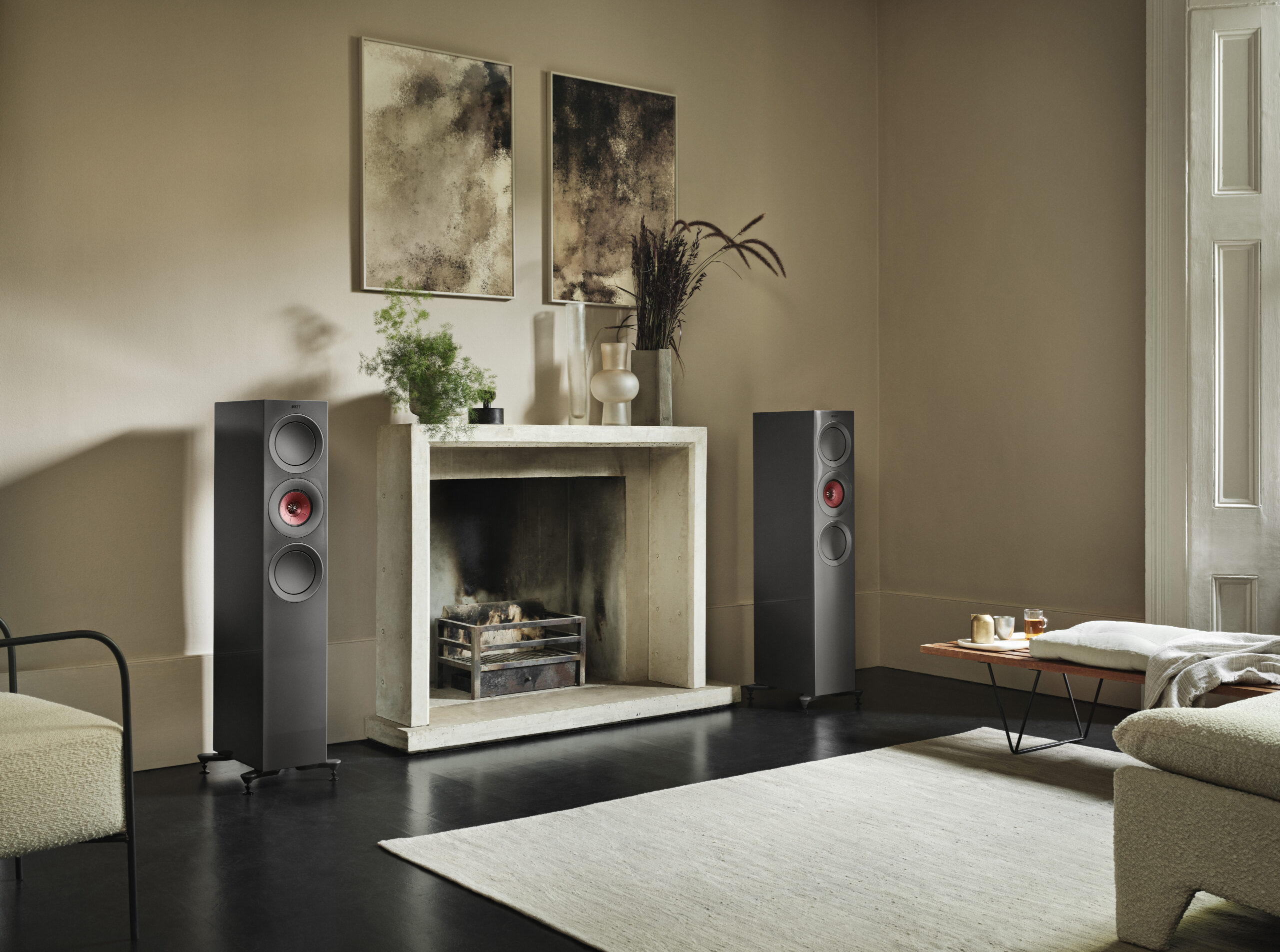 KEF R7 Meta 1 R Series lifestyle R7Meta TitaniumGlossSpecialEdition scaled