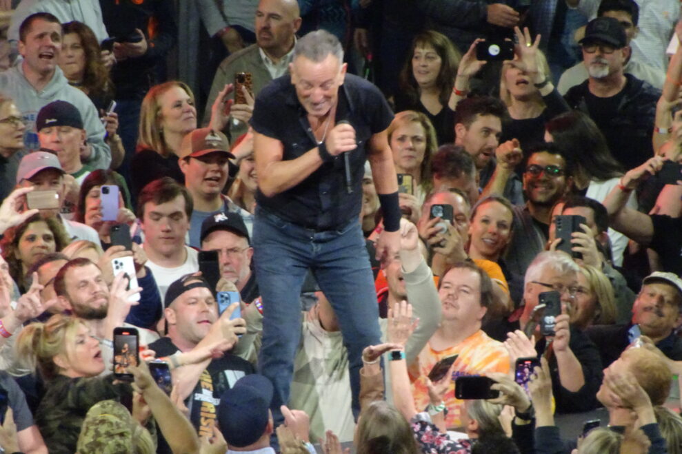 Bruce-Springsteen-Tour-2023_1-119-989x659