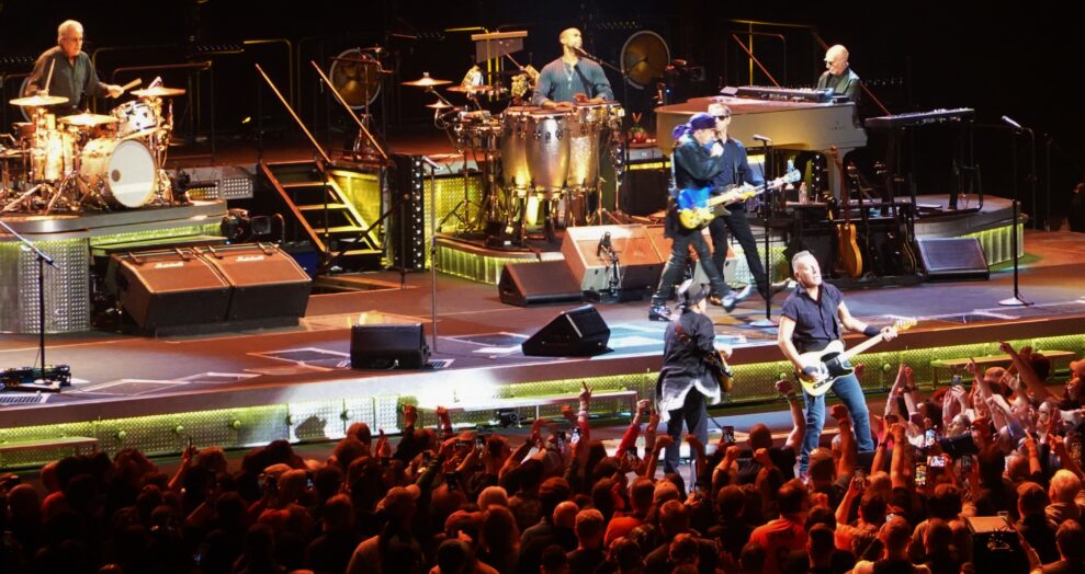 Bruce-Springsteen-Tour-2023_1-48-989x524