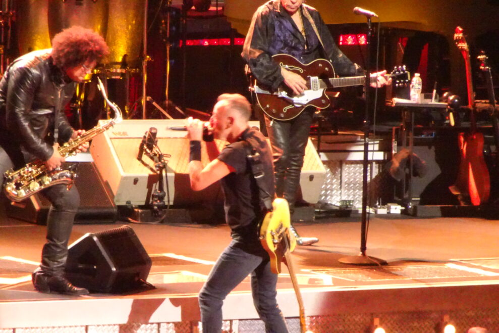 Bruce-Springsteen-Tour-2023_1-61-989x659