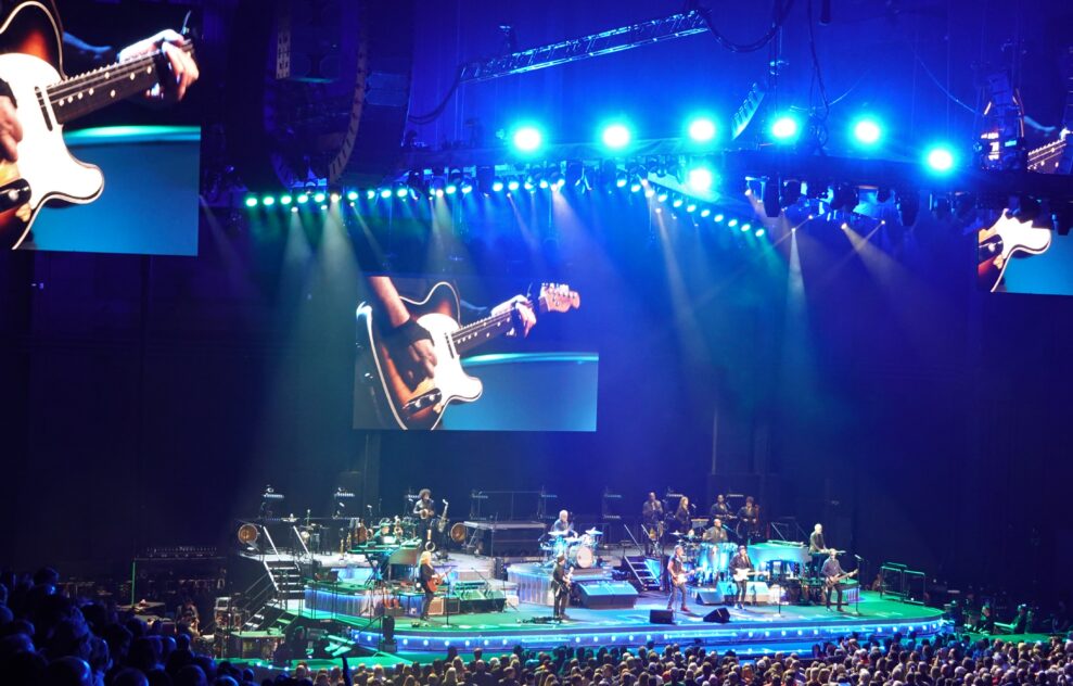 Bruce-Springsteen-Tour-2023_1-64-989x632