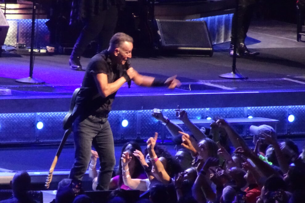 Bruce-Springsteen-Tour-2023_1-69-989x659