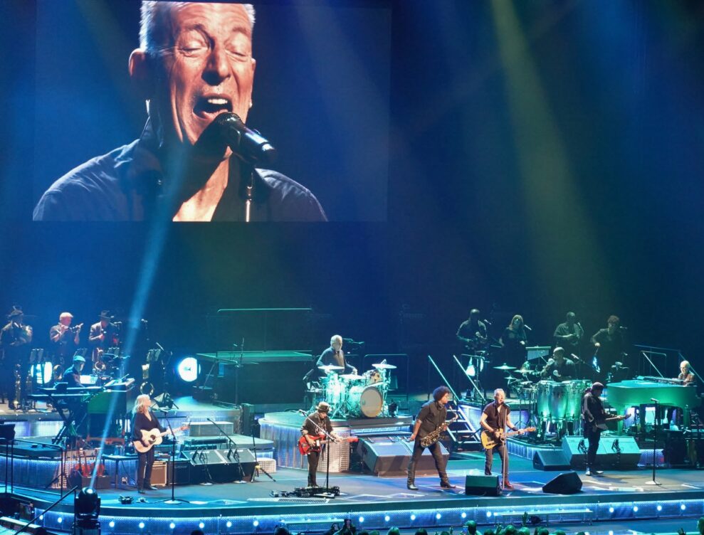 Bruce-Springsteen-Tour-2023_1-86-989x752