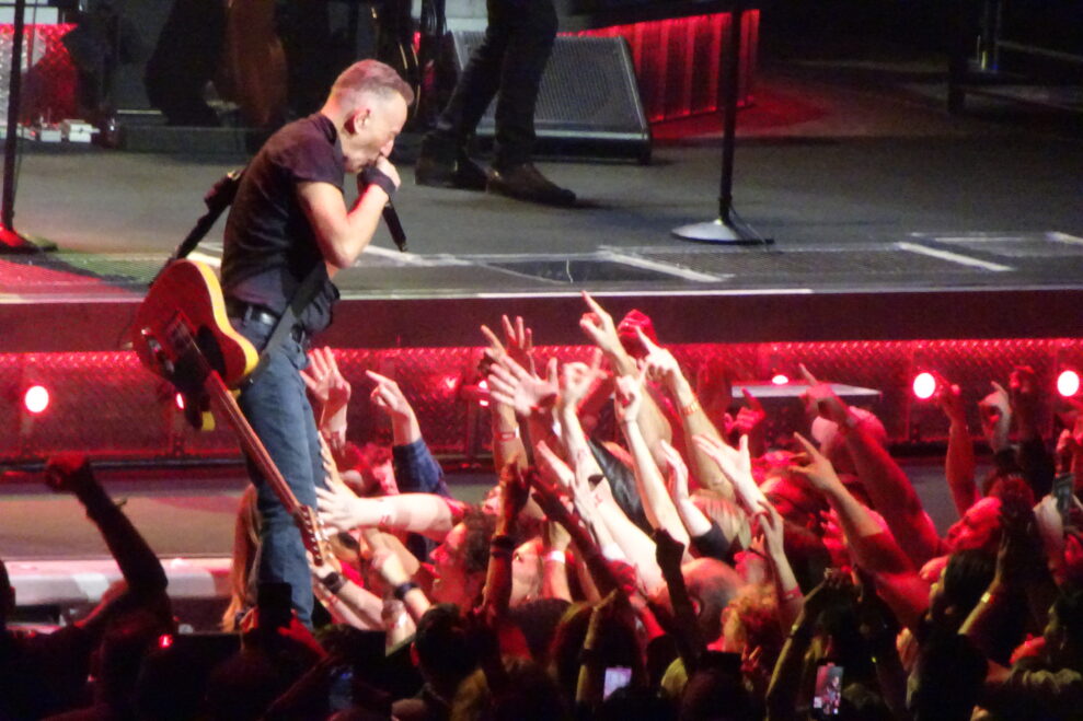 Bruce-Springsteen-Tour-2023_1-90-989x659