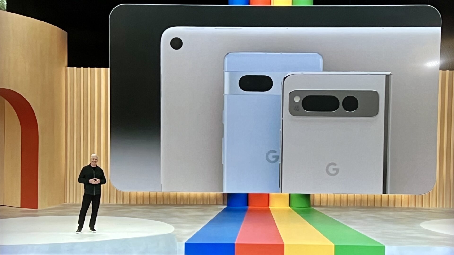 Google slog til med to mobiler og en tablet