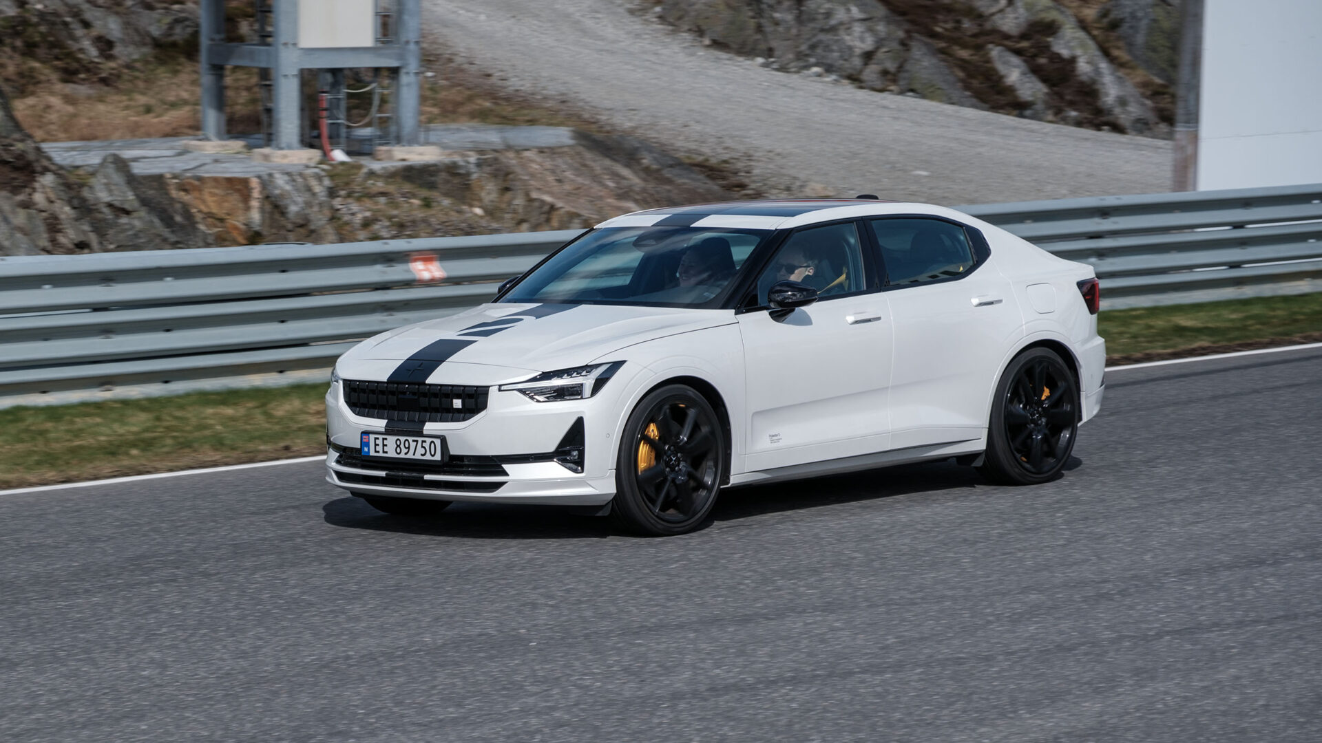 Polestar 2 BST edition 270 ligger godt i svingene