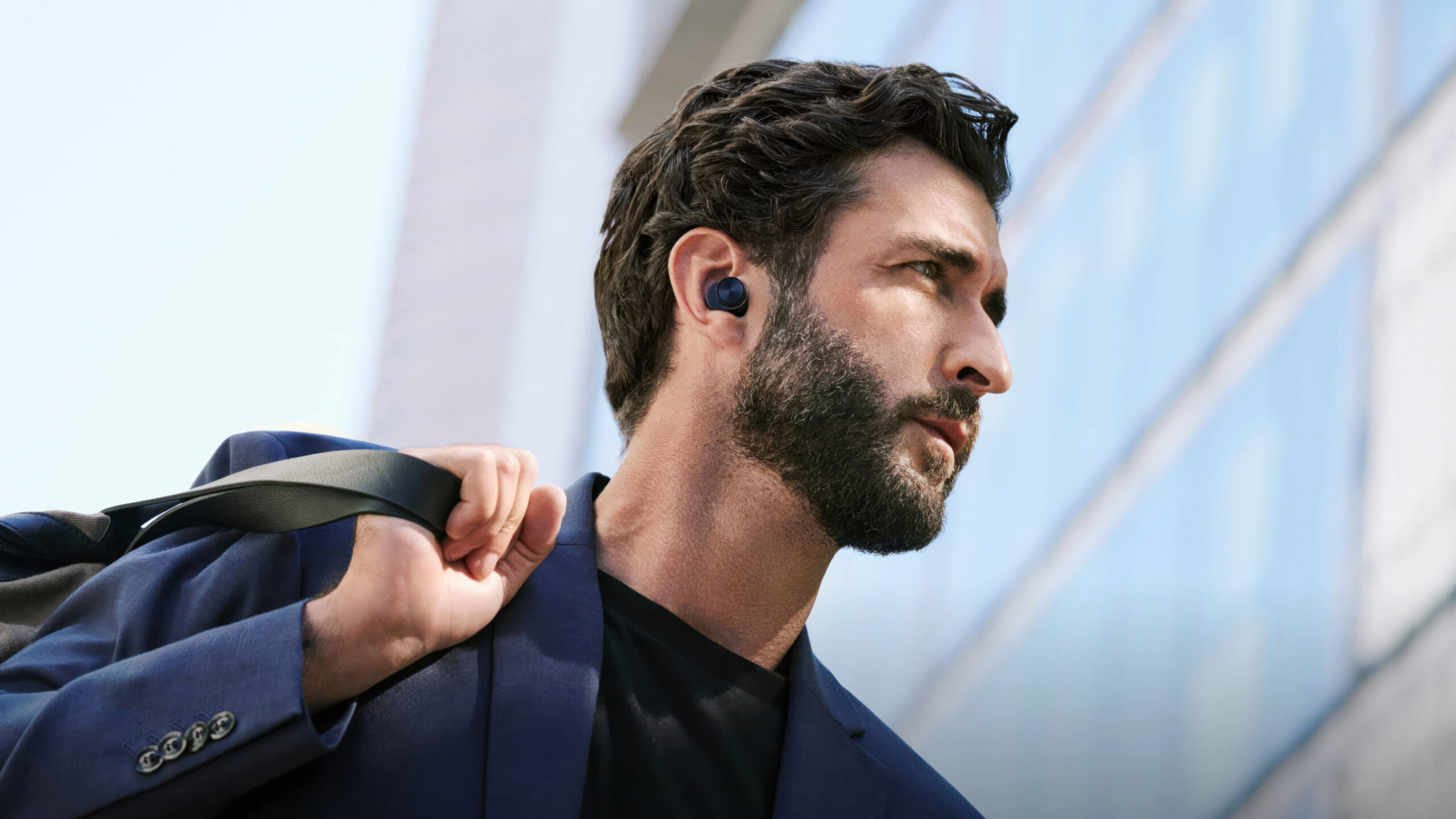 Bowers & Wilkins Pi7S2_Hero- enhanced