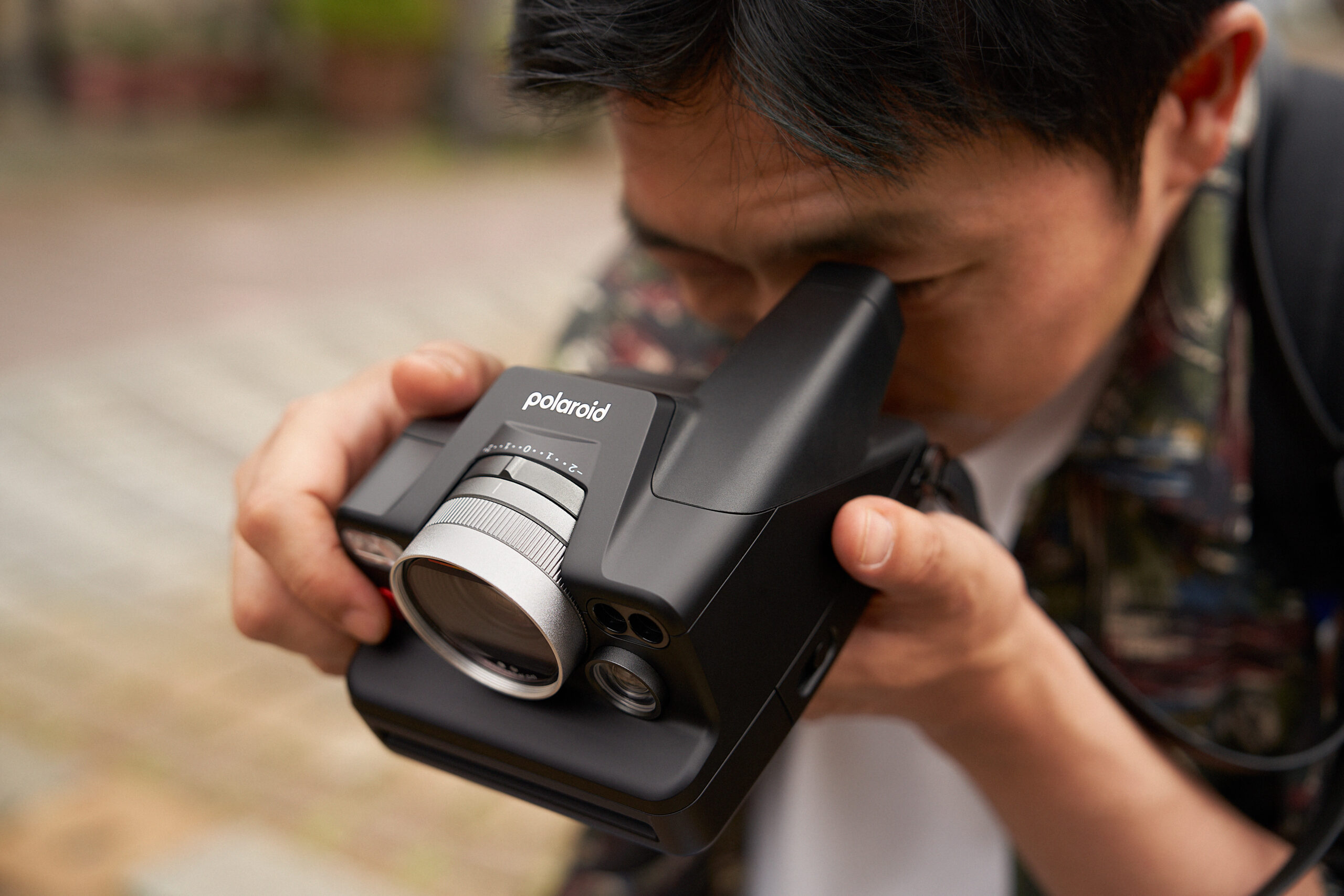 Polaroid I-2 polaroidkamera 1 122242 Polaroid I 2 Still8 Lifestyle KotoriKawashima PolaroidI2 fullres scaled