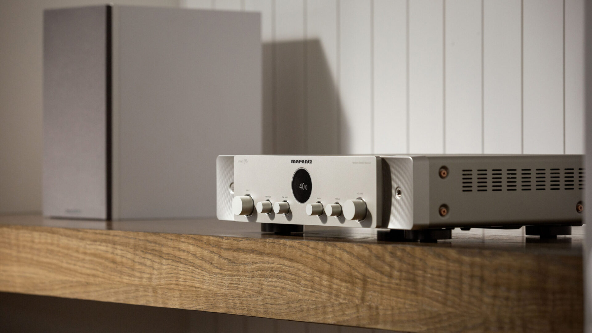 Stereo 70s: Ny Marantz-forstærker giver hjemmebiograf i stereo
