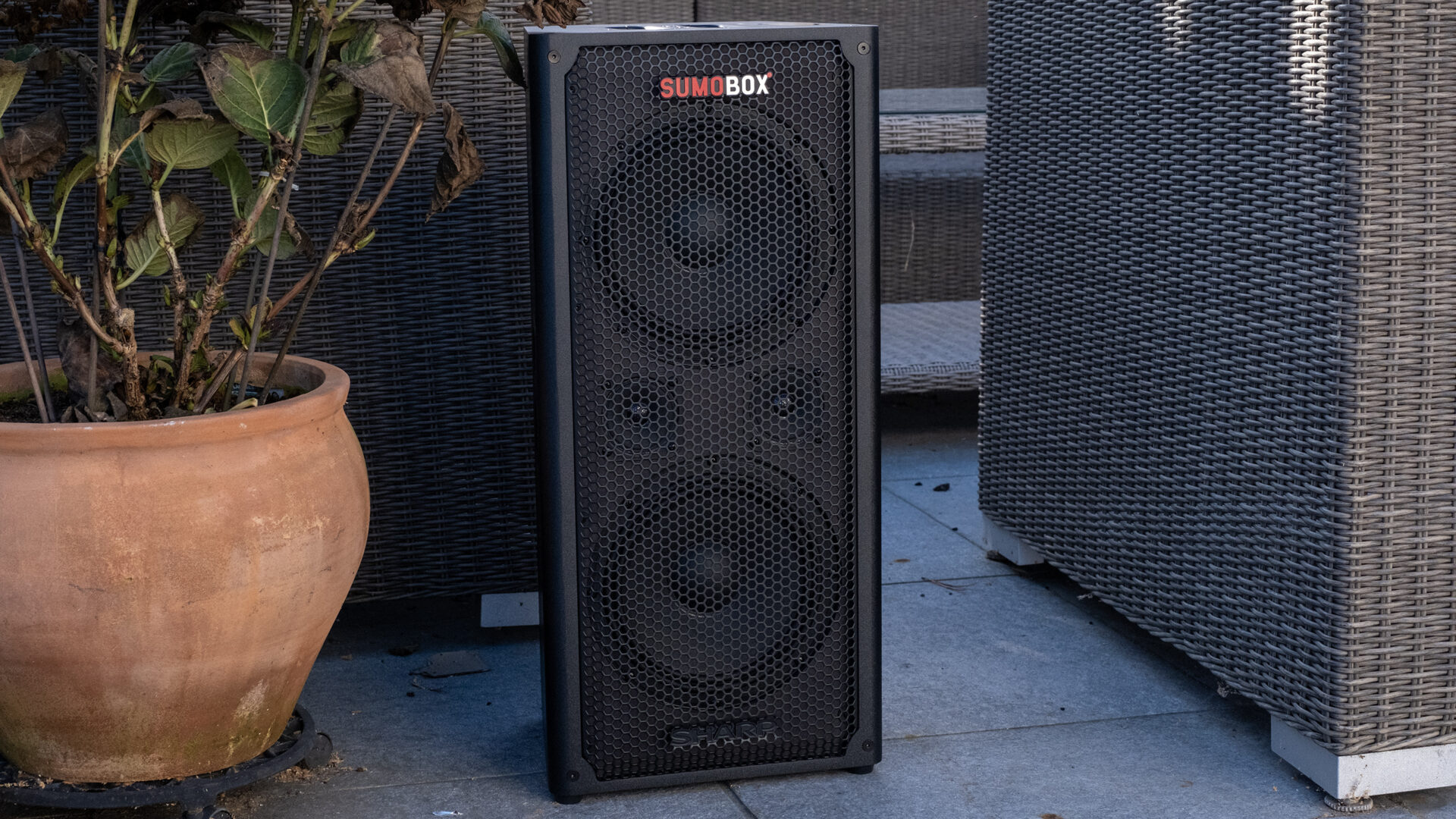 Sharp SumoBox front