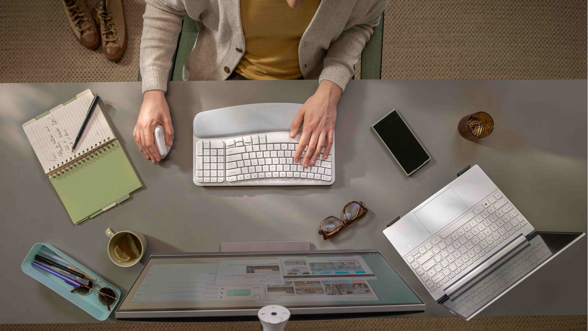 Bølget tastatur retter ergonomien ud