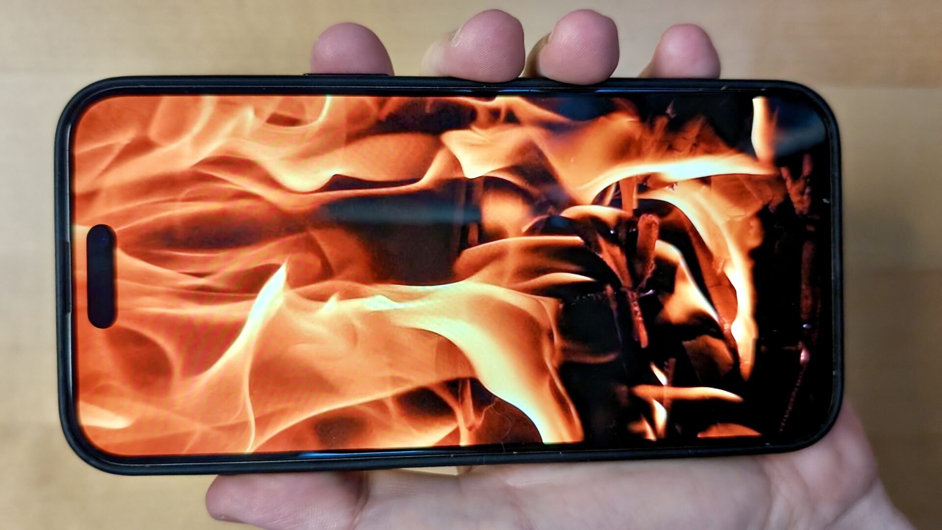 Bliver din nye iPhone 15 Pro for varm? Nu er løsningen her!