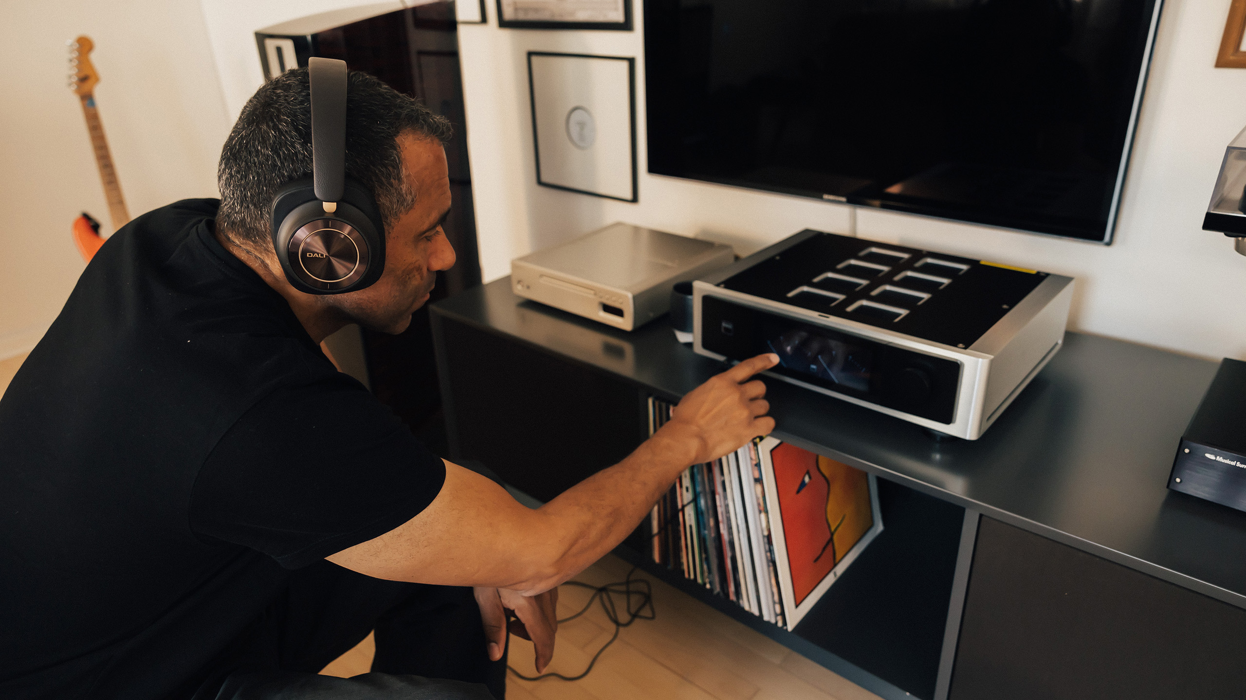 Dali iO-12 8 DALI IO 12 Hi Fi Enthusiast 30