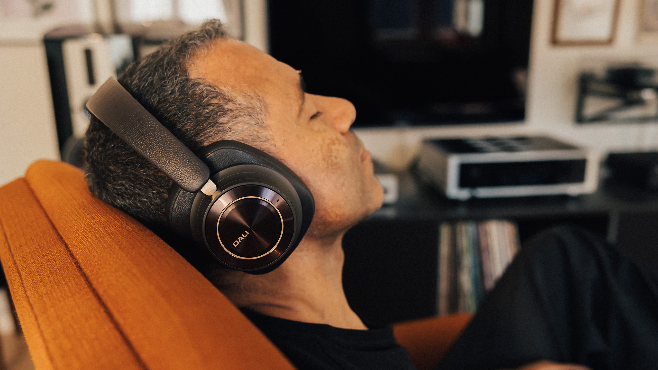 Hi-Fi Skolen del 8 - Hovedtelefoner 2 DALI IO 12 Hi Fi Enthusiast 37