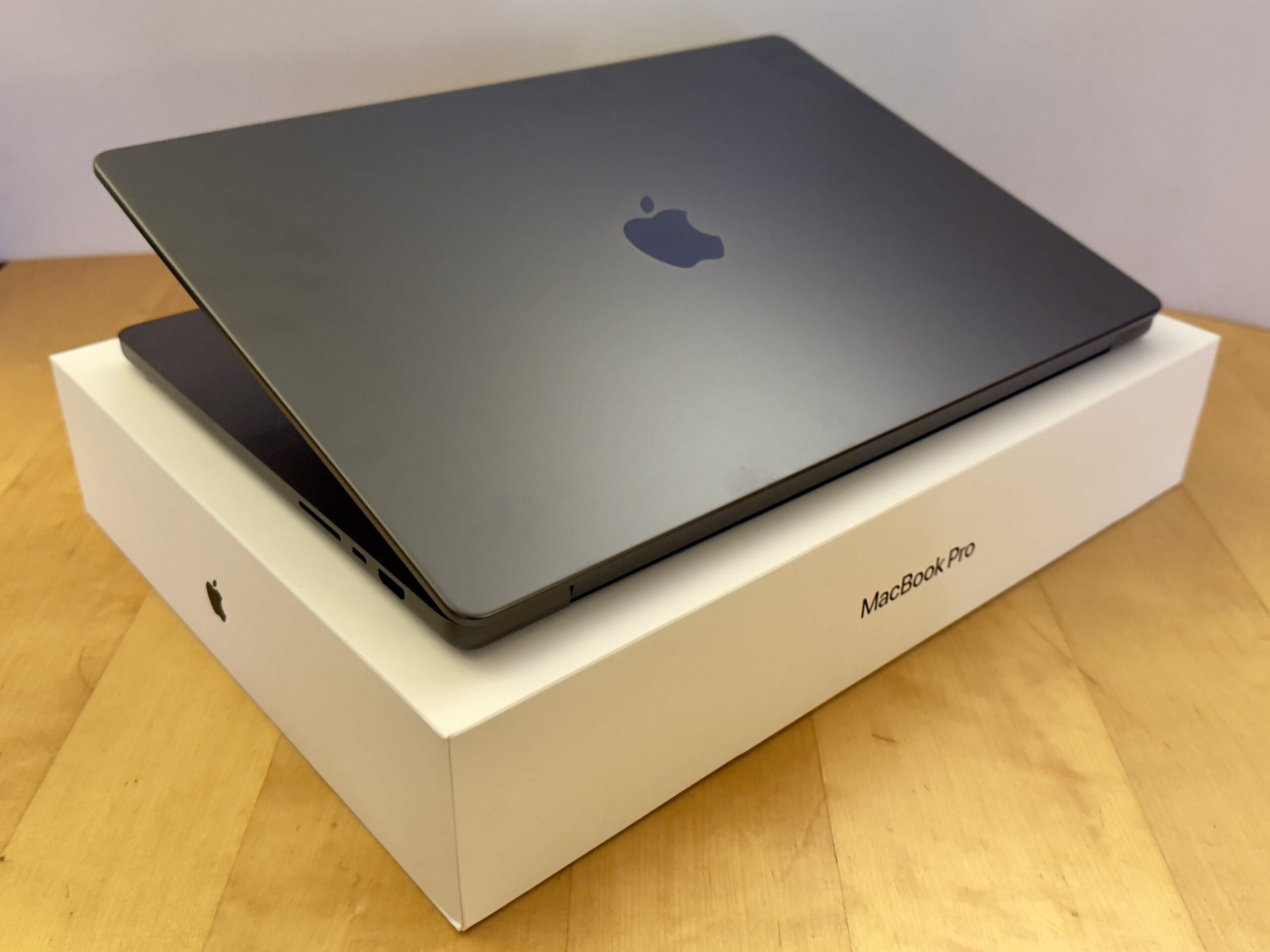 Apple MacBook Pro 16” M3 Max (2023) 1 Macbook Pro M3 Max scaled 1