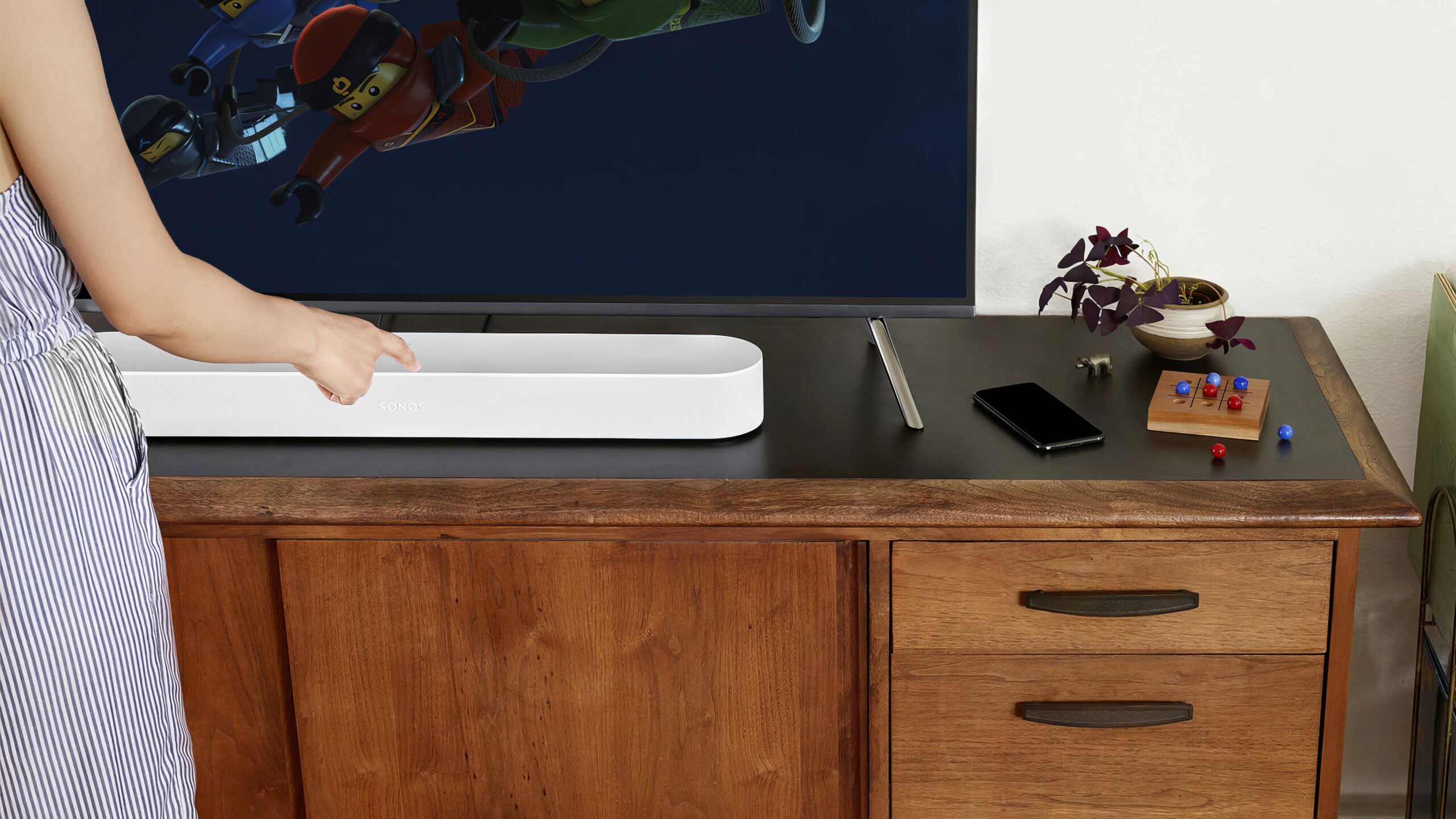 Sonos Beam (Gen 2) 1 Sonos_Beam lifestyle 3-scaled