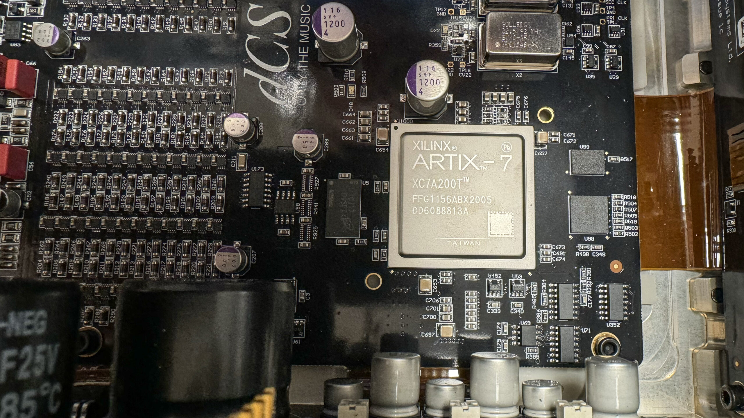 dCS Lina Network DAC 2.0 3 dCS Lina Network DAC inside