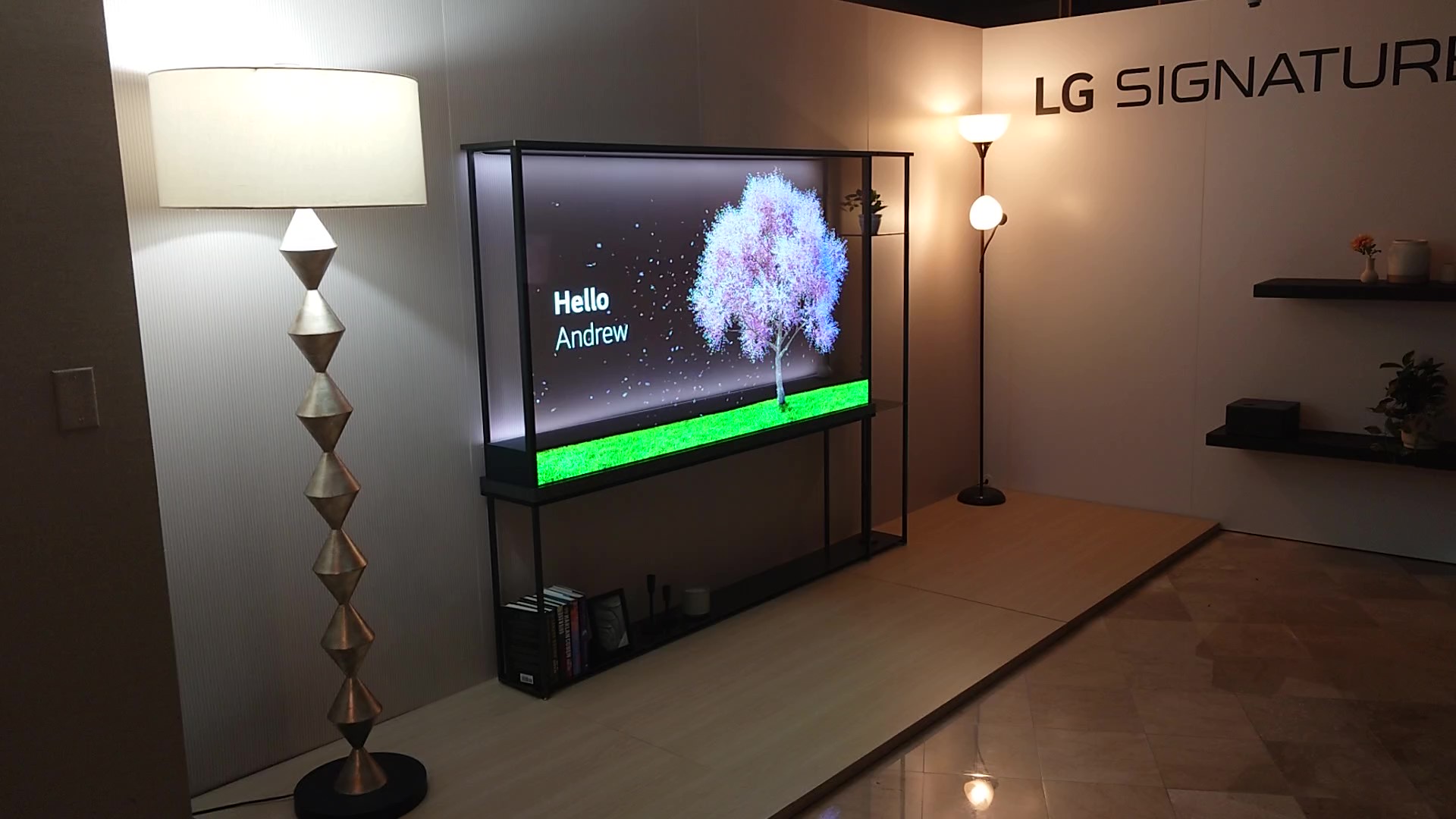 CES 2024: LG’s gennemsigtige OLED Signature T på nært hold