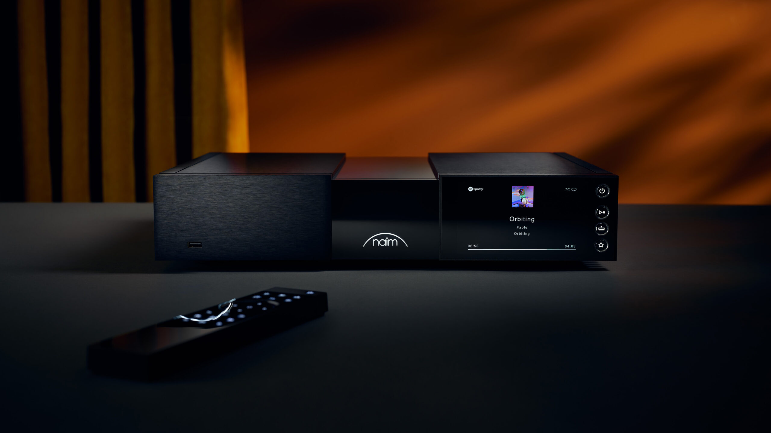 Naim New Classic 300 1 Naim NSS-333 Remote lifestyle