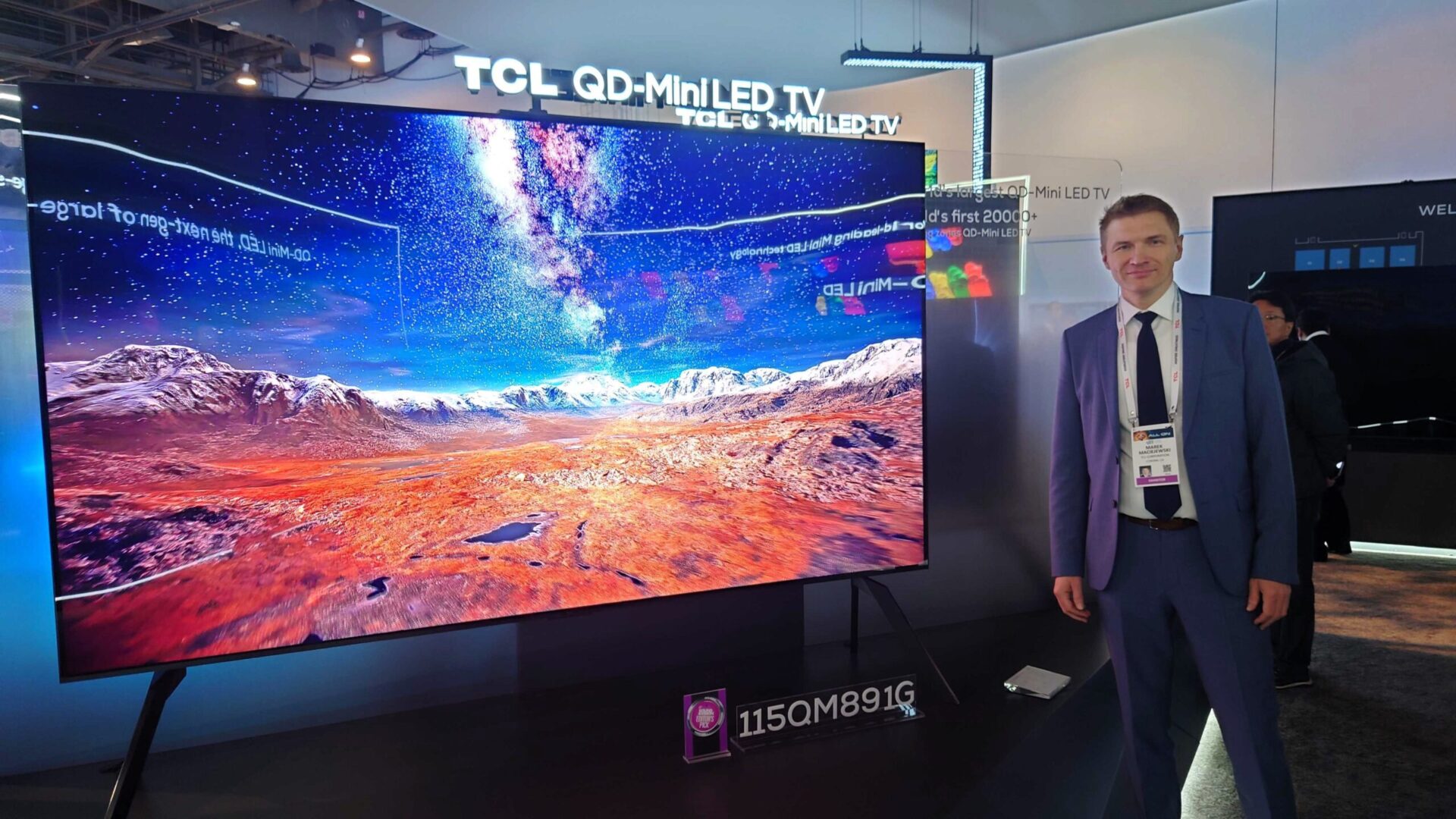 CES 2024: TCL  med bøjeligt OLED og 115 tommer MiniLED-TV