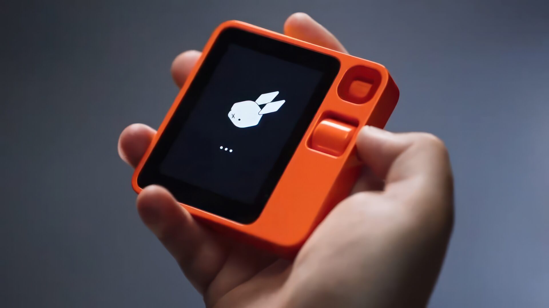 CES 2024: Rabbit R1 – Ny AI-assistent vækker begejstring