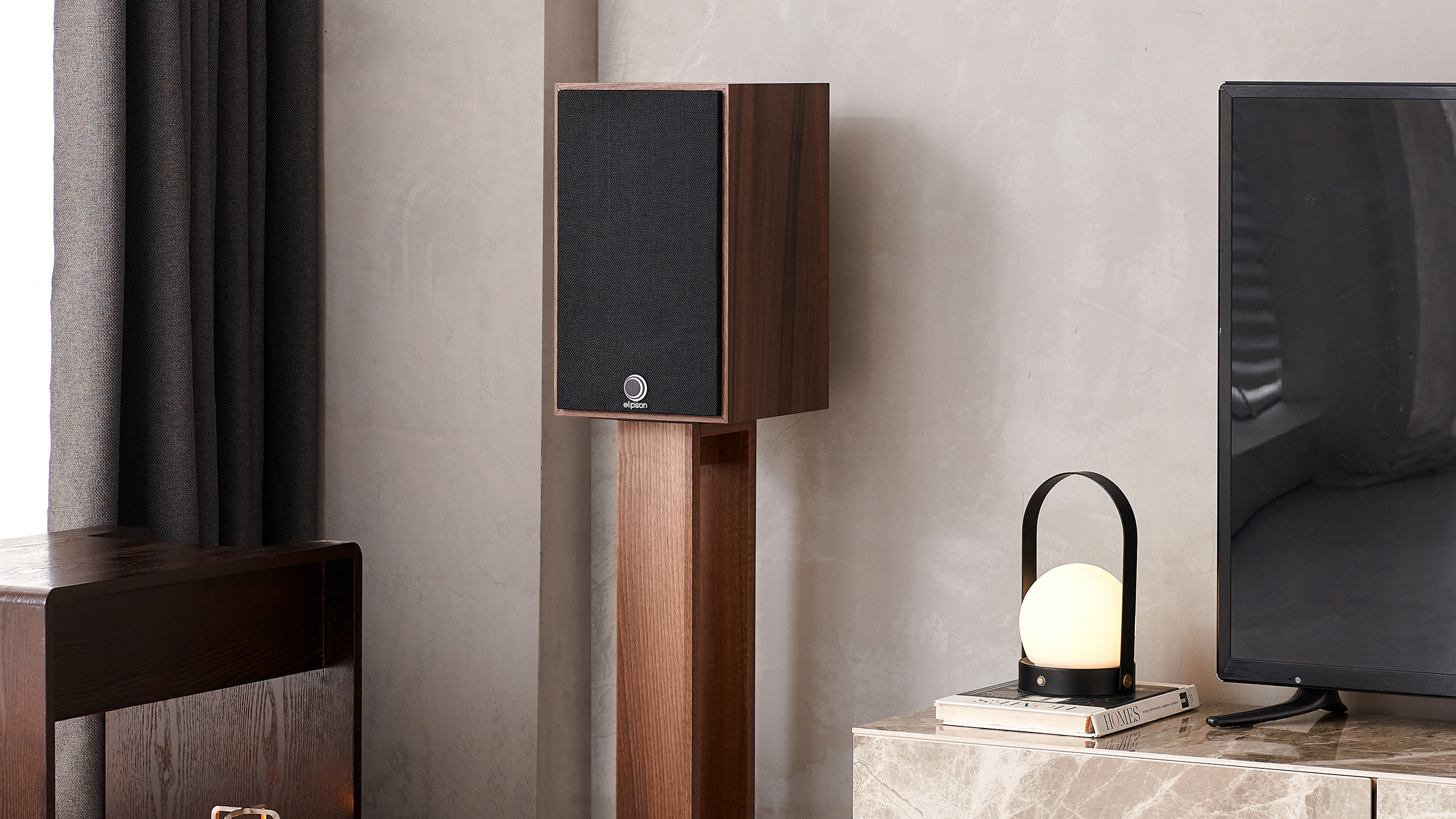 ELI XLS 7 LIFESTYLE 01