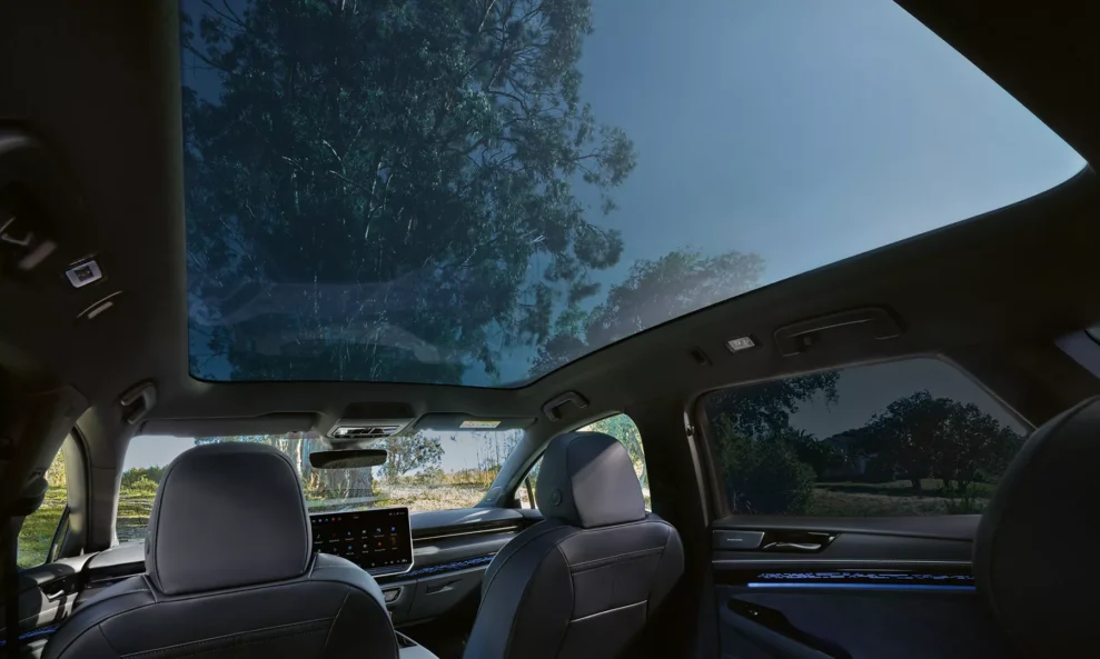 IC1043_ID7_interior_backseat_view_panoramic_roof-1