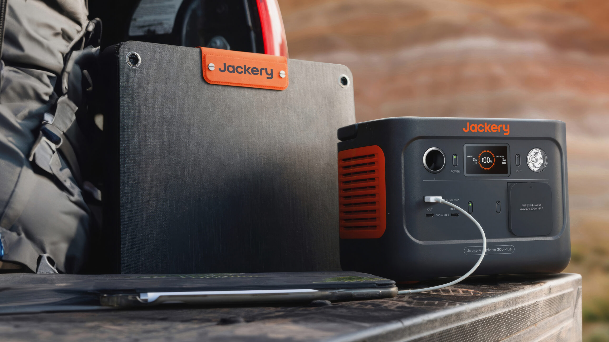 Jackery Explorer 300 Plus 2 Jackery Explorer 300 plus lifestyle-topaz