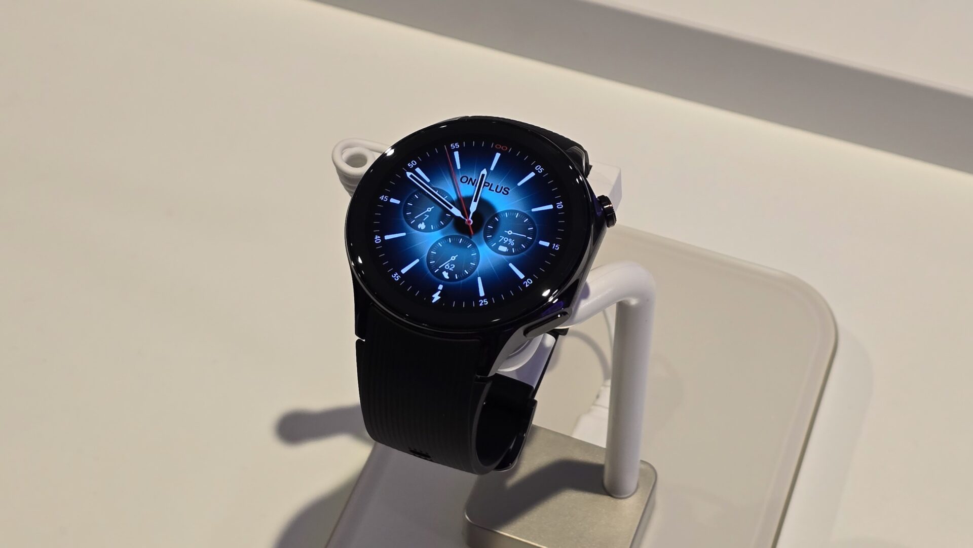 MWC 2024: OnePlus lancerer smart-ur med Google Wear OS 4.0