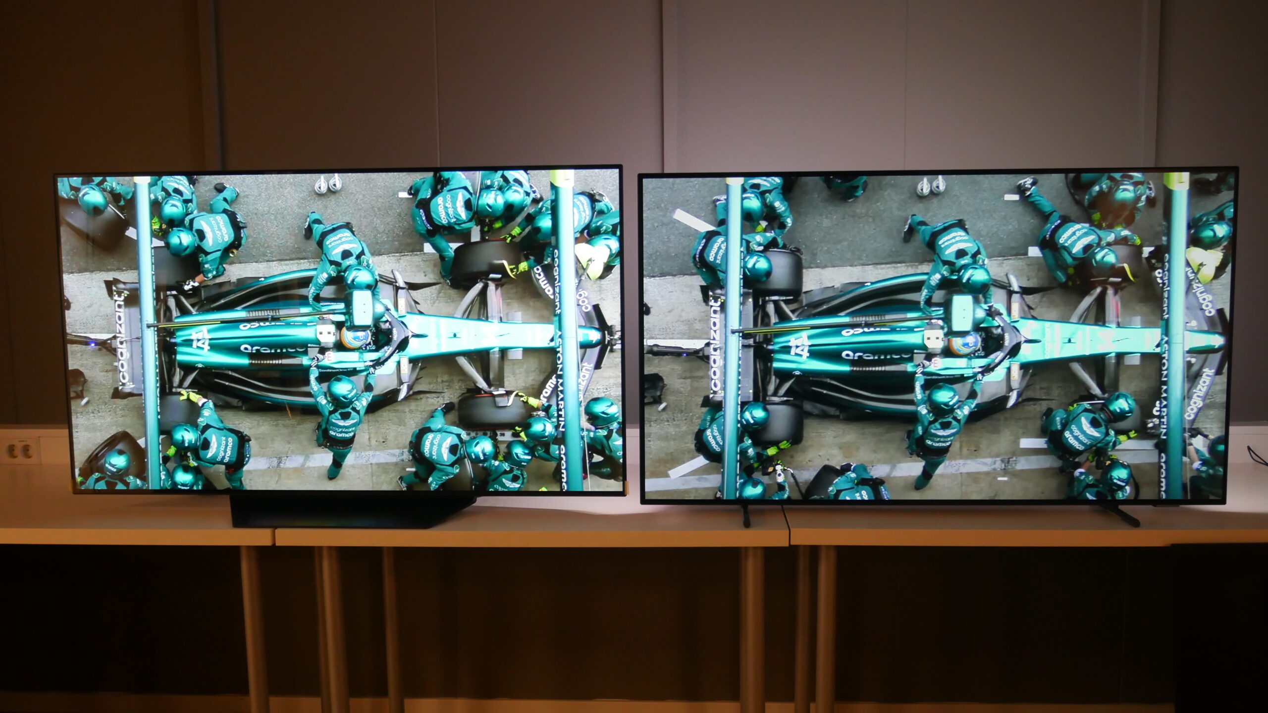 LG OLED B3 vs. Philips OLED708 1 Philips vs LG OLED 3 scaled