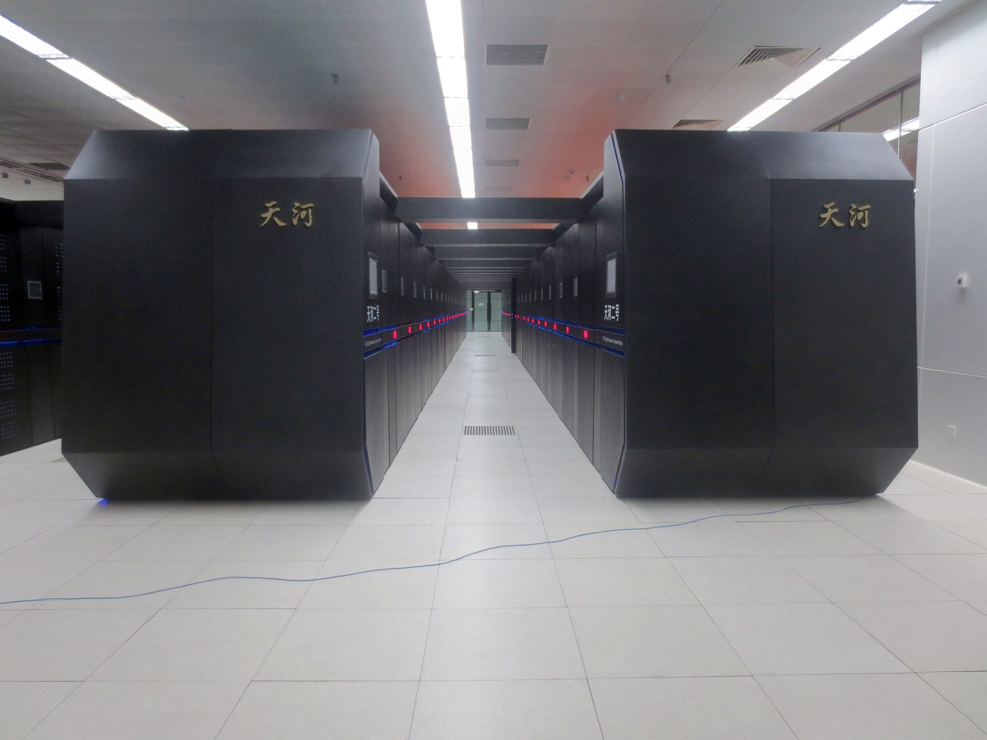 Kinas supercomputer lanceres i stilhed