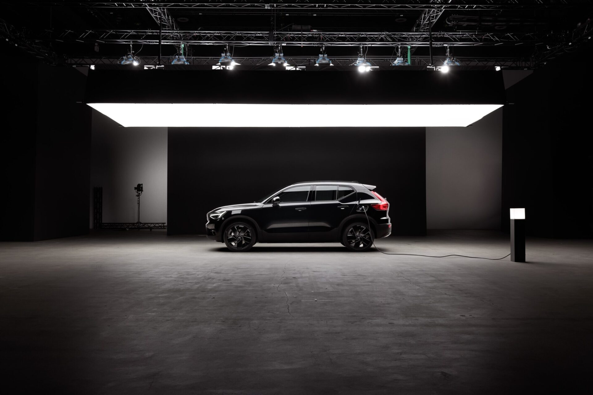 Volvo EX40 Black Edition kører hurtigere og længere