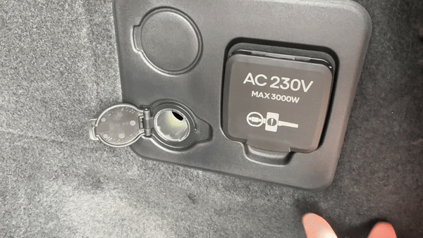 Fisker Ocean V2L outlet