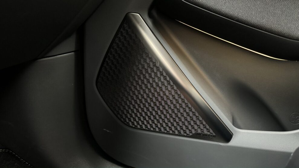 Kia EV9 Meridian Sound 8 scaled 1