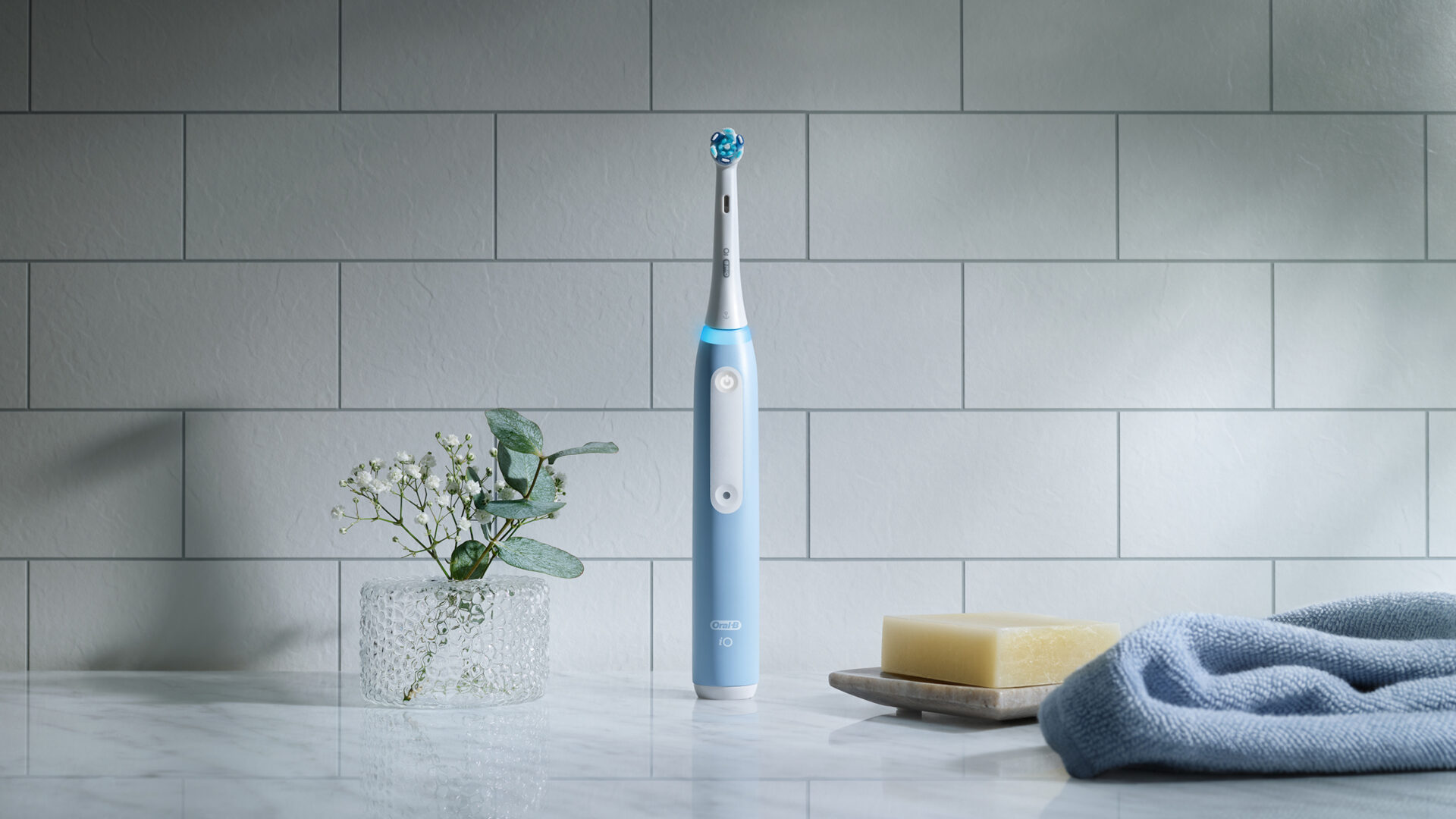 3 elektriske tandbørster 3 Oralb io3 Web 16 9